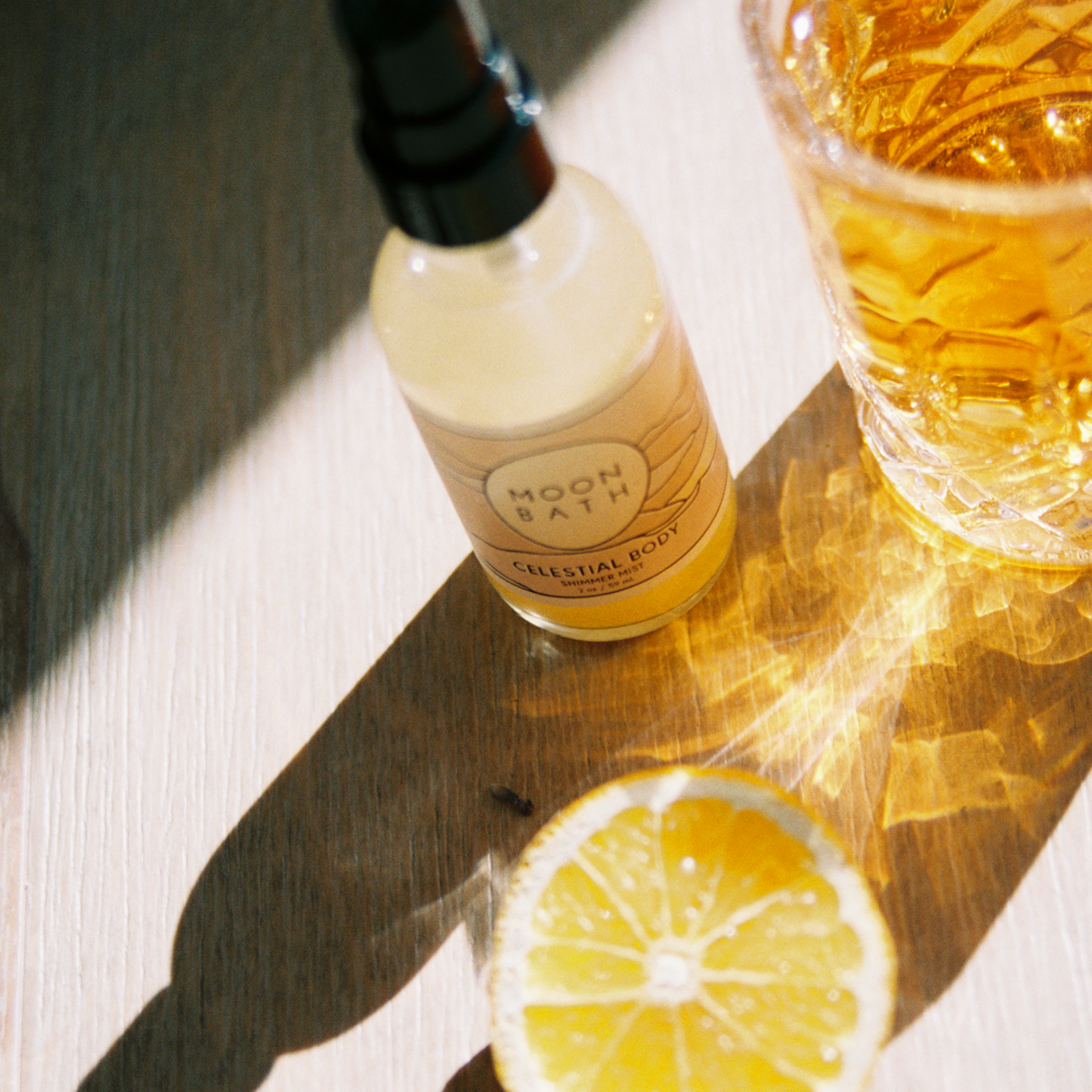 Moon Bath - Venta al por mayor Agua/bruma facial y corporal - CELESTIAL BODY | Spray corporal con brillo1