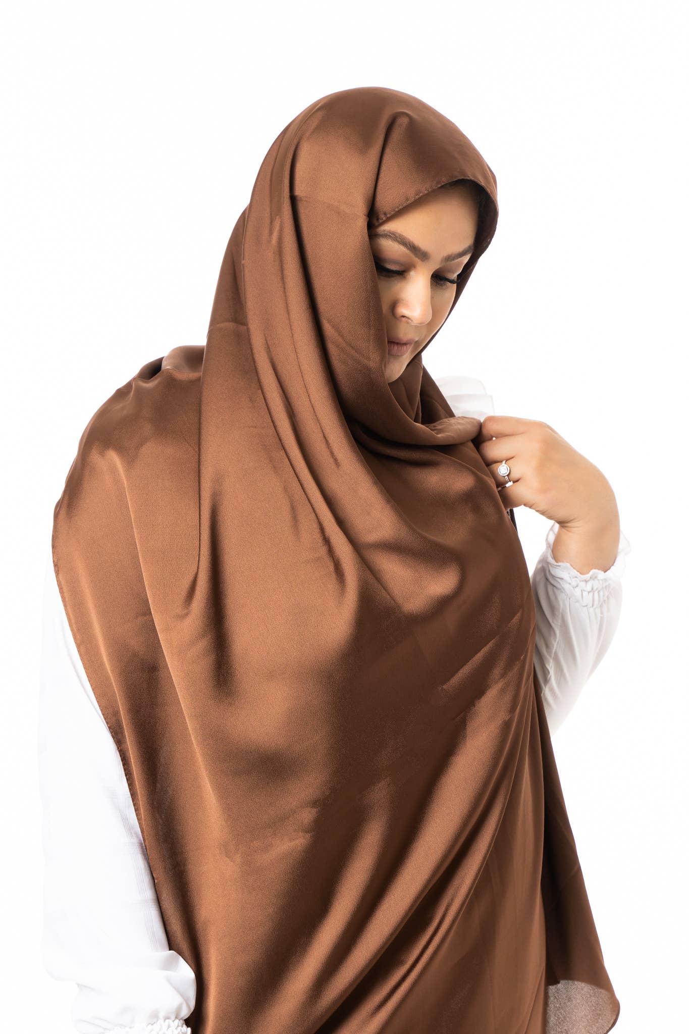 Sultana.R - Wholesale Hijab - Women's - Dubai satin hijab6