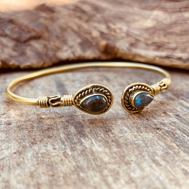 Kaali Boutique – wholesale Bangle bracelet – Labradorite Boho Bracelet / Bangle / Brass / Ethnic / Rustic / Bohemian / Hippie / Gypsy / Psy / Chic / Jewellery / Body / Adjustable1