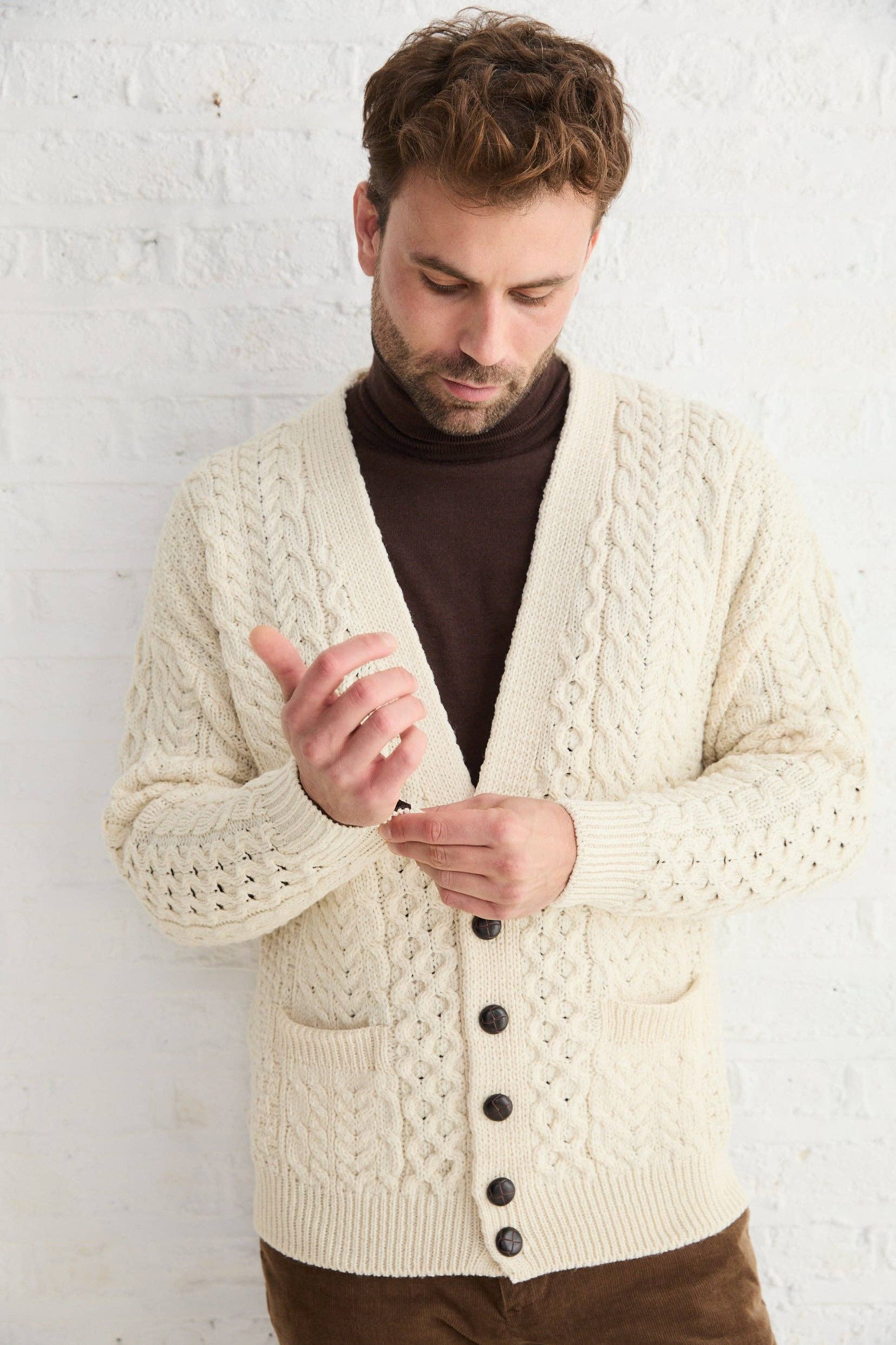 Aran Woollen Mills - Wholesale Cardigan - Heren - Clare Island heren Aran vest - crème2