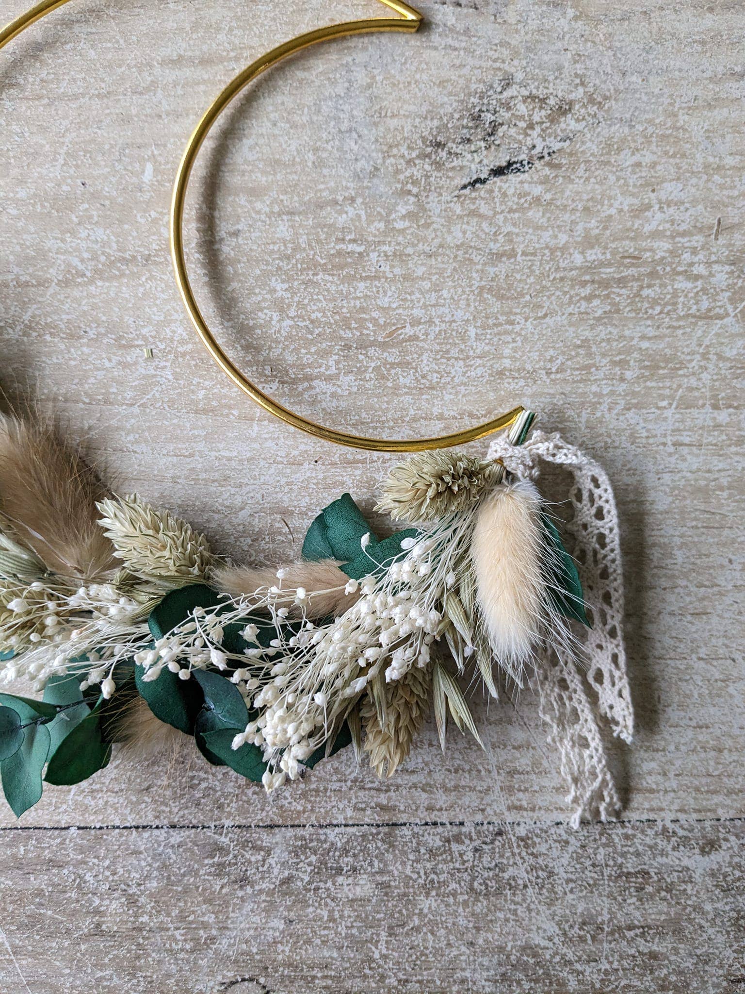 Maison Oline - Wholesale Wall Accent - FLORA | Small floral crescent-moon wall wreath4