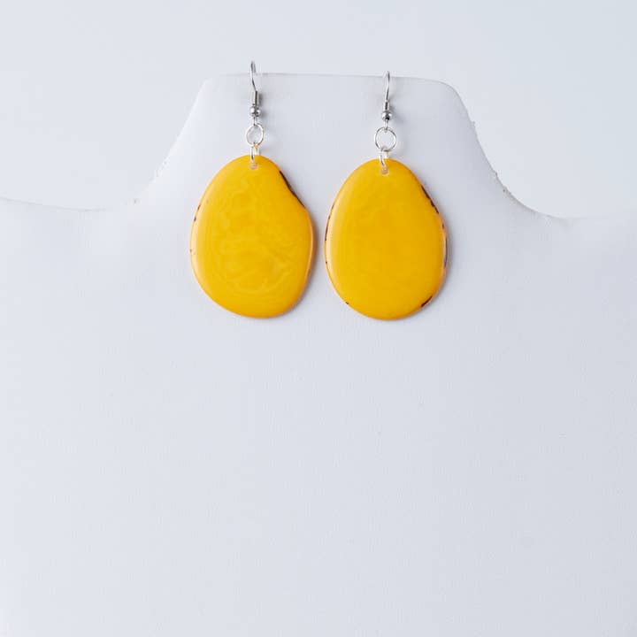 TaguArtsy – wholesale Hängande örhängen – Tagua Slice miljövänliga örhängen4