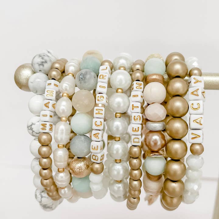 Bracelet en perles de verre à facettes Vera White pour la vente par HopeAnchor&Crew