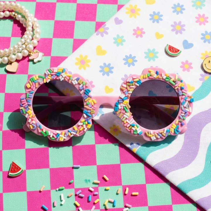 Lunettes de soleil Sprinkle - Rose pour la vente par Cheeky Plum