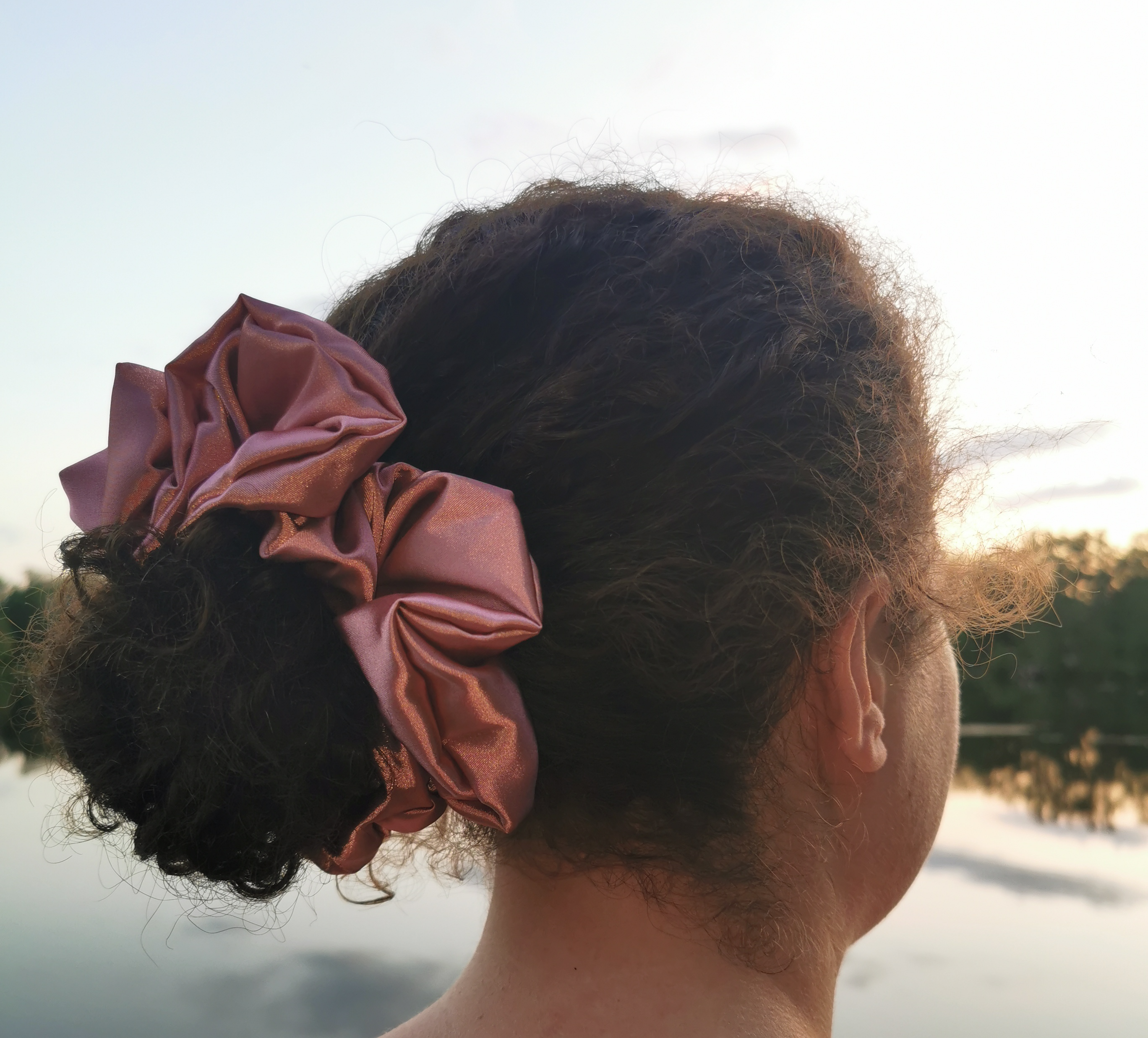 What a bun! - Wholesale Scrunchie - Women's - Staubiges rosa Haargummi1