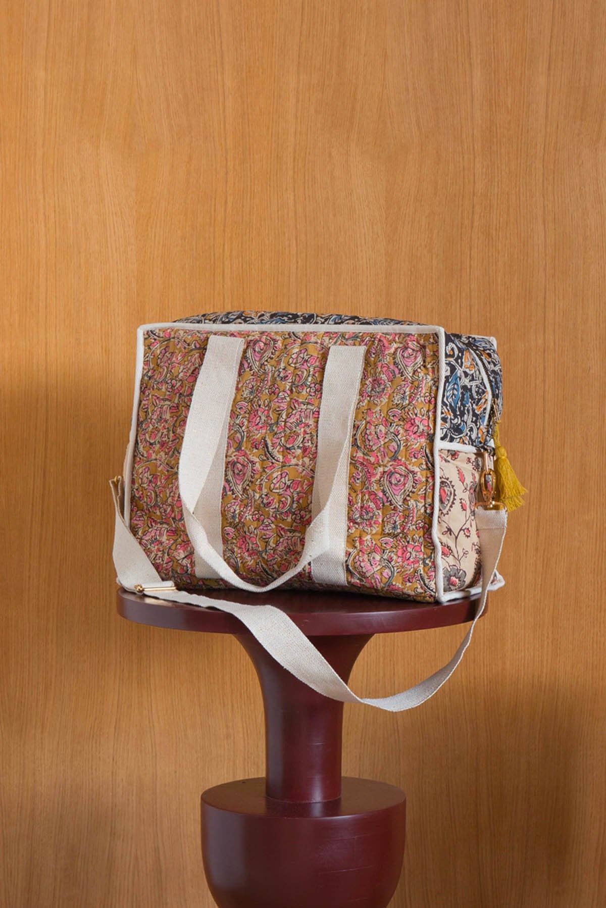 Honiggedicht Lilio 36-Stunden Tasche – Reisetasche mit Blumenmuster – Rosa-Creme für den Großhandel auf Faire2