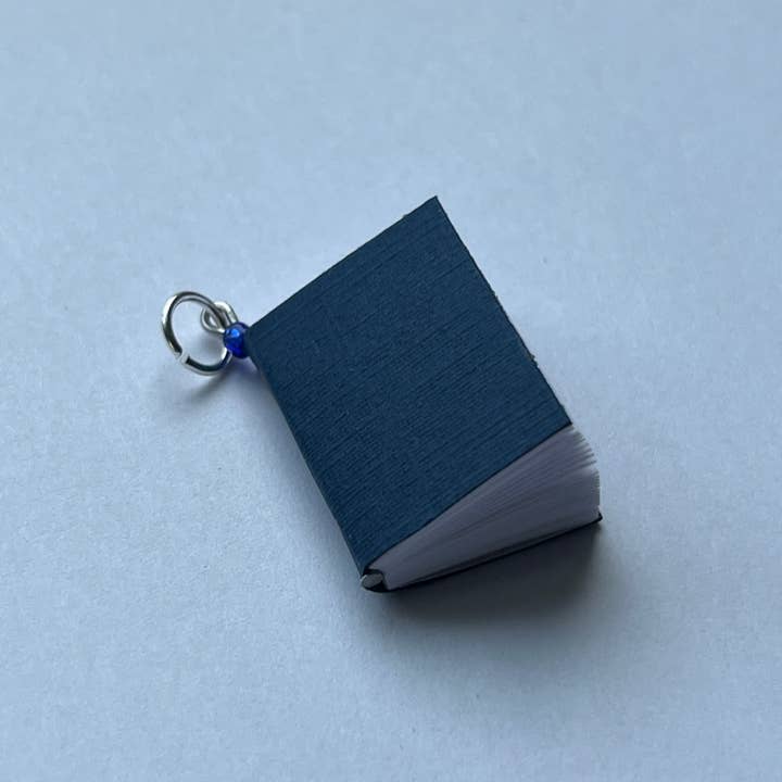 Sageware - Venta al por mayor Collares con colgantes/abalorios - Colgante tipo libro en miniatura