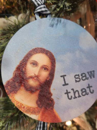 Drôle, j'ai vu cet ornement de Jésus. pour la vente par Shut The Front Door KC