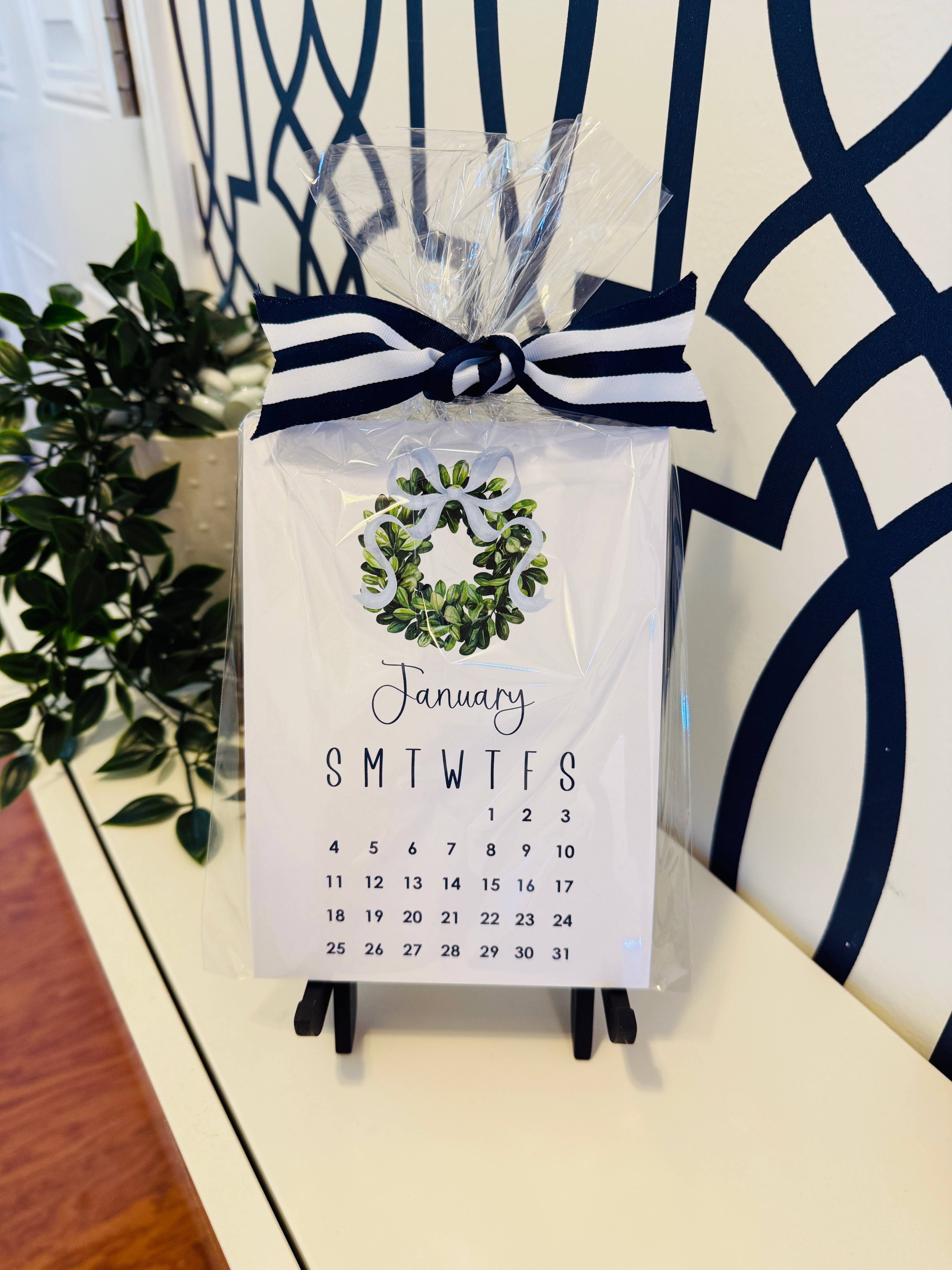 Note Worthy Paper Place - Wholesale Calendar - 2026 Desk Calendar Classic Chinoiserie | 5x7