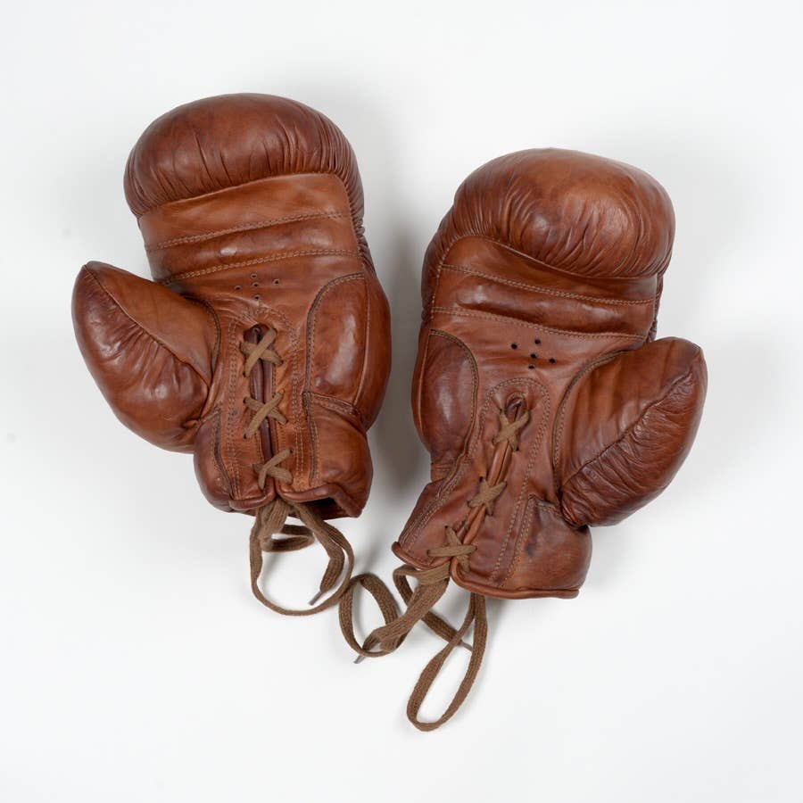 John Woodbridge Makers - Wholesale Decorative Tabletop Object - VINTAGE LEATHER BOXING GLOVES 192011