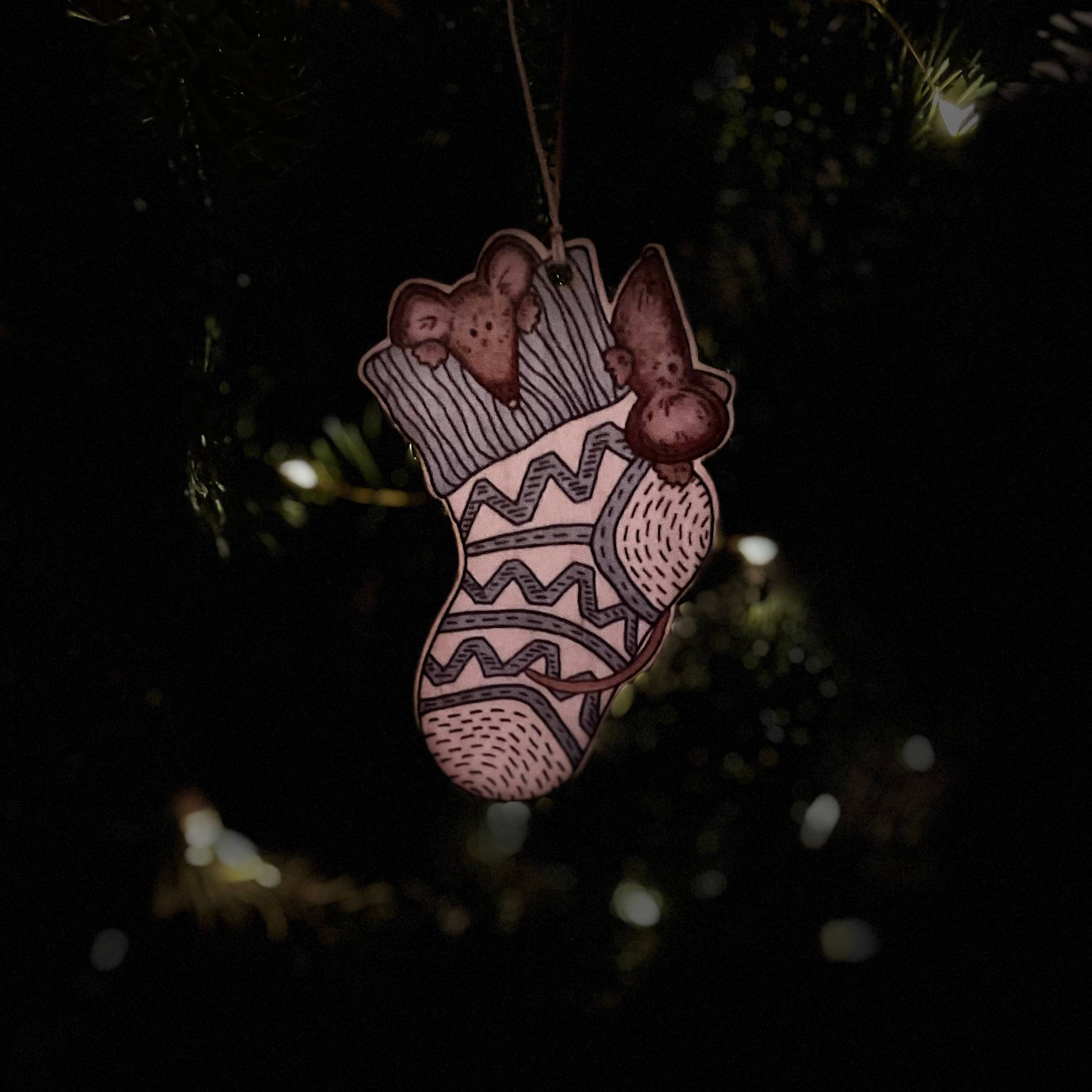 Fearless Flamingo – wholesale Ornament – Mice in a Stocking wooden Christmas tree decoration | Eco4