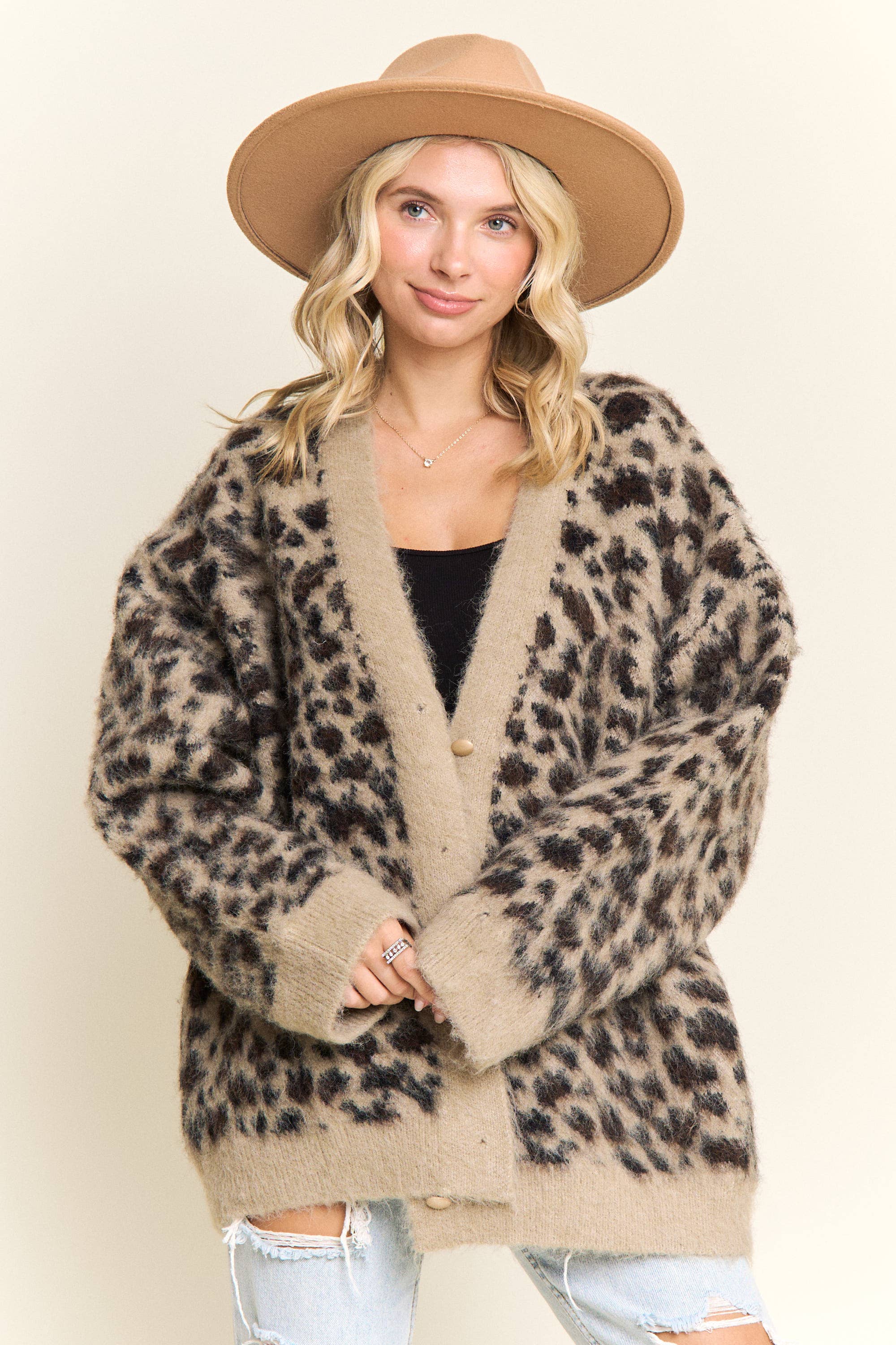 Madelyn – Engroshandel Cardigan - Dame – LESW4181-LEOPARD PRINT FLUFFY STRIKKET CARDIGAN3