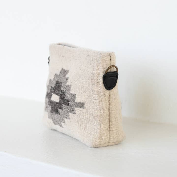 AMASOUK - Wholesale Clutch Bag - Women's - Lorna Convertible Clutch