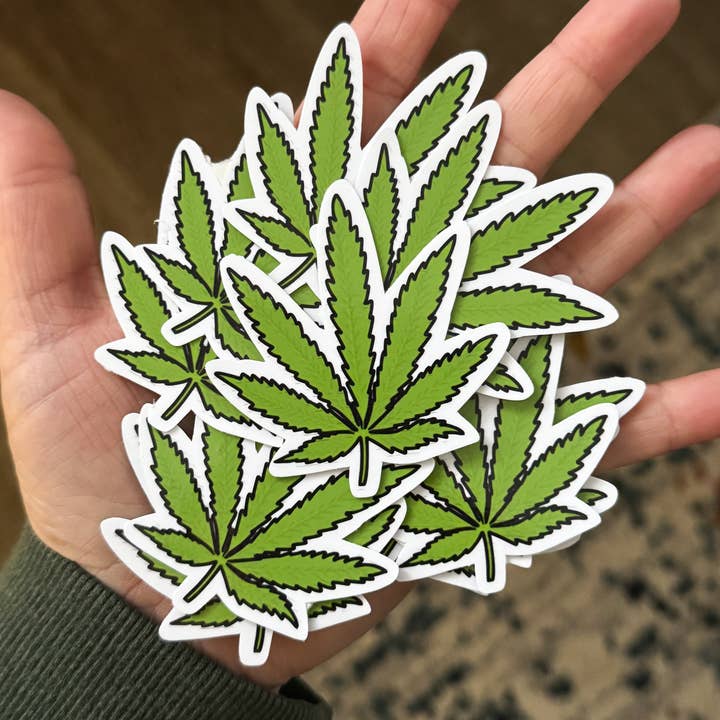 Etiqueta de vinil de folha de cannabis por atacado de Stone Donut Design, LLC