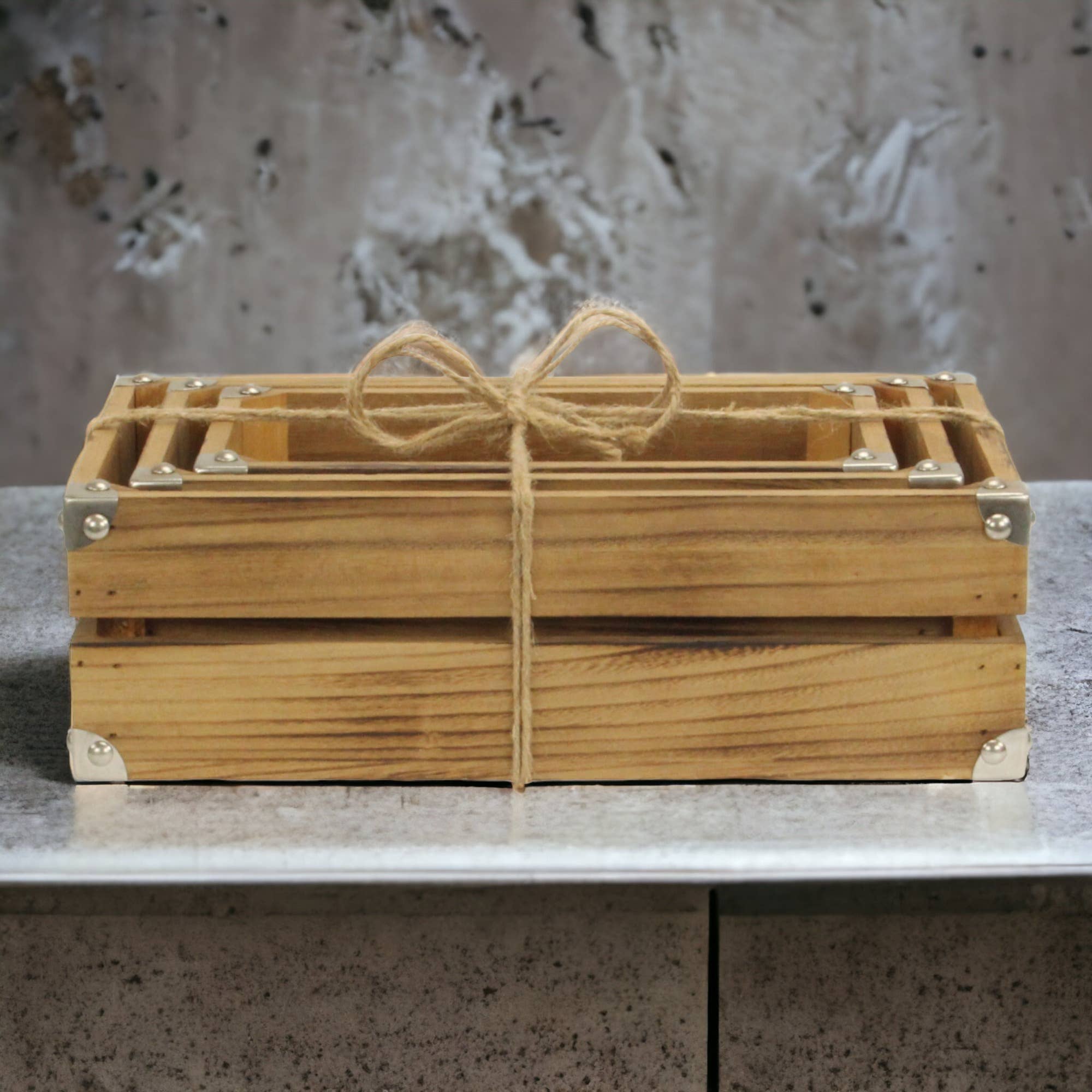 Cheungs Home Decor – Großhandel Dekoschachteln – Rustikales, rechteckiges Holzkisten-Set mit Nieten und Nieten10