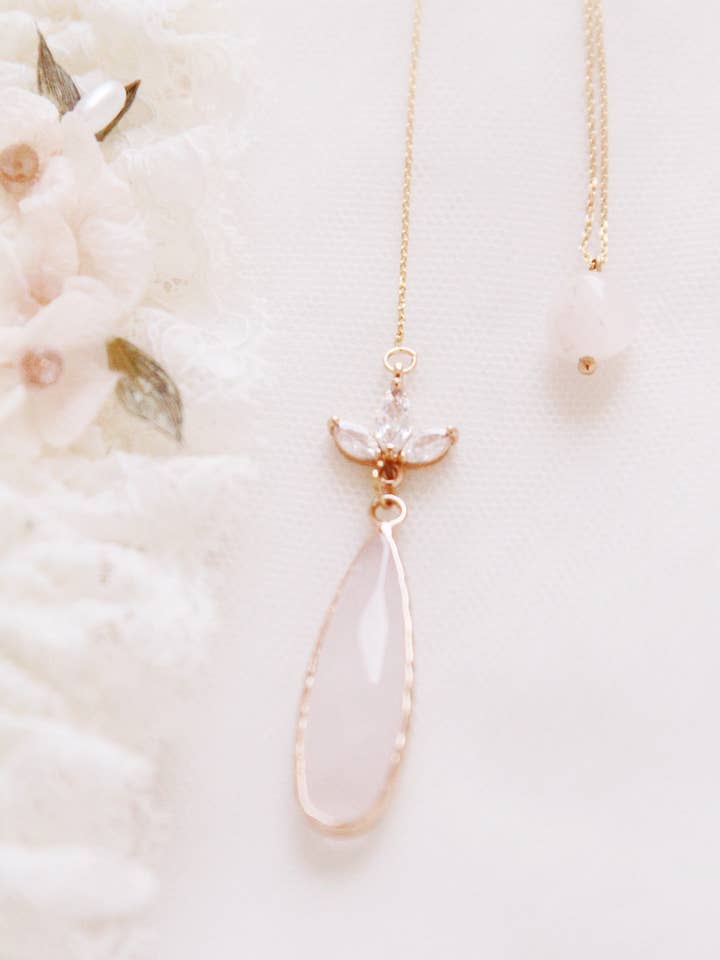 Gold-plated back necklace "Mélodie" for wholesale by Lily in love