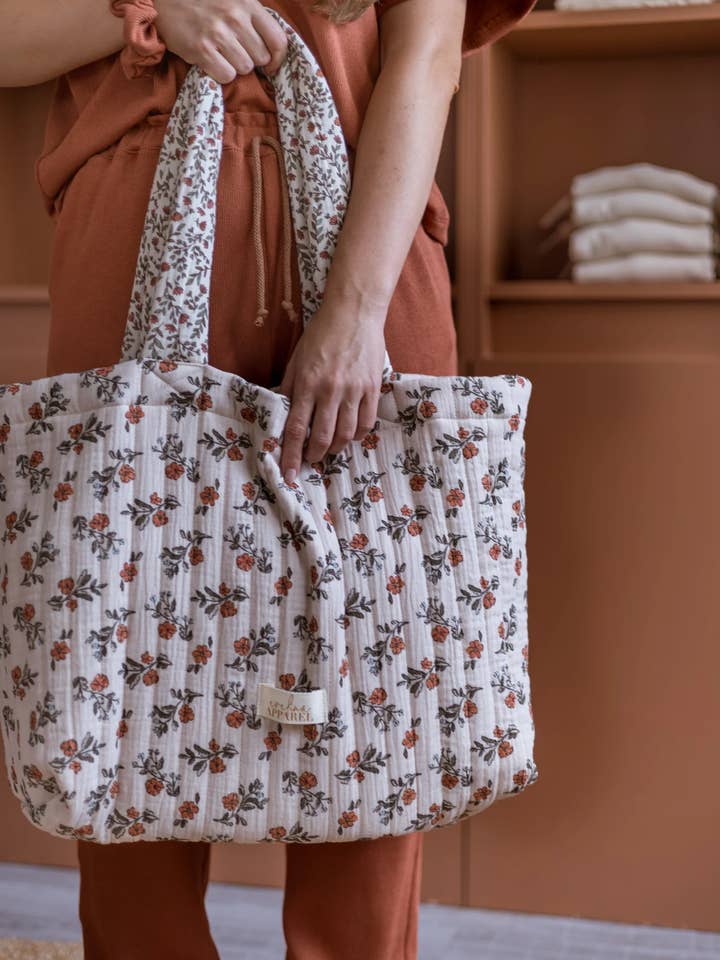 Bolso acolchado / Flores vintage para venta al por mayor de Evelina Apparel