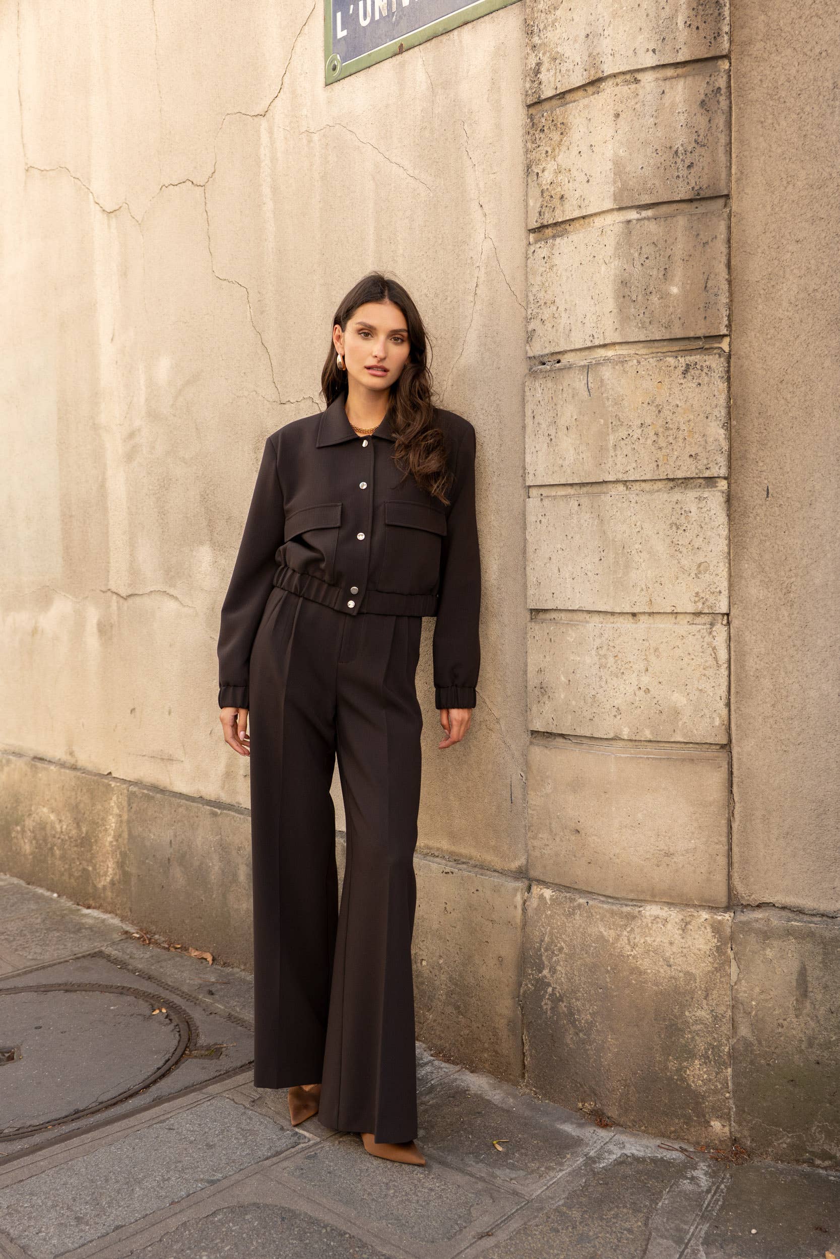 Attentif Paris – wholesale Kostymbyxor – Dam – [Aura] Vida högmidjade plisserade byxor med flytande tyg2