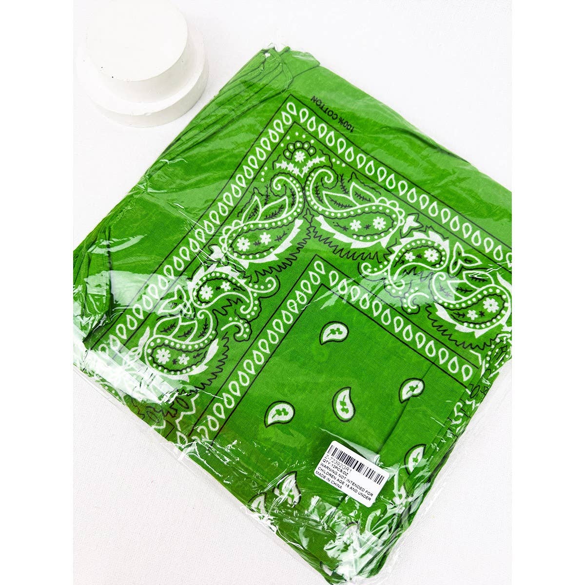 KELLY VERT Bandanas à motif Paisley vert Kelly en vente sur Faire4