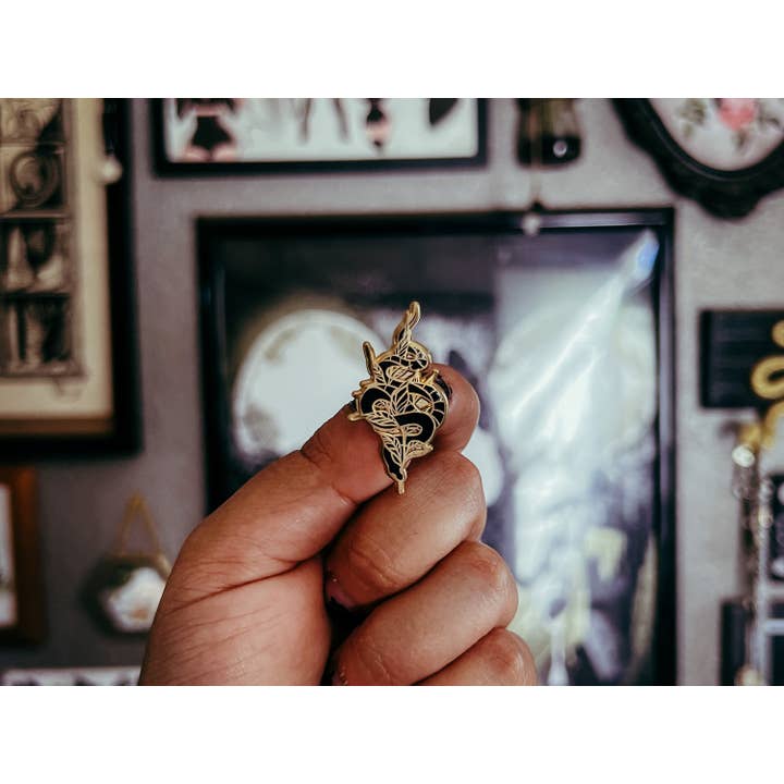 Raicodoll - Wholesale Lapel Pin/Button - Black Gold Snake & Foliage | Hard Enamel Pin1