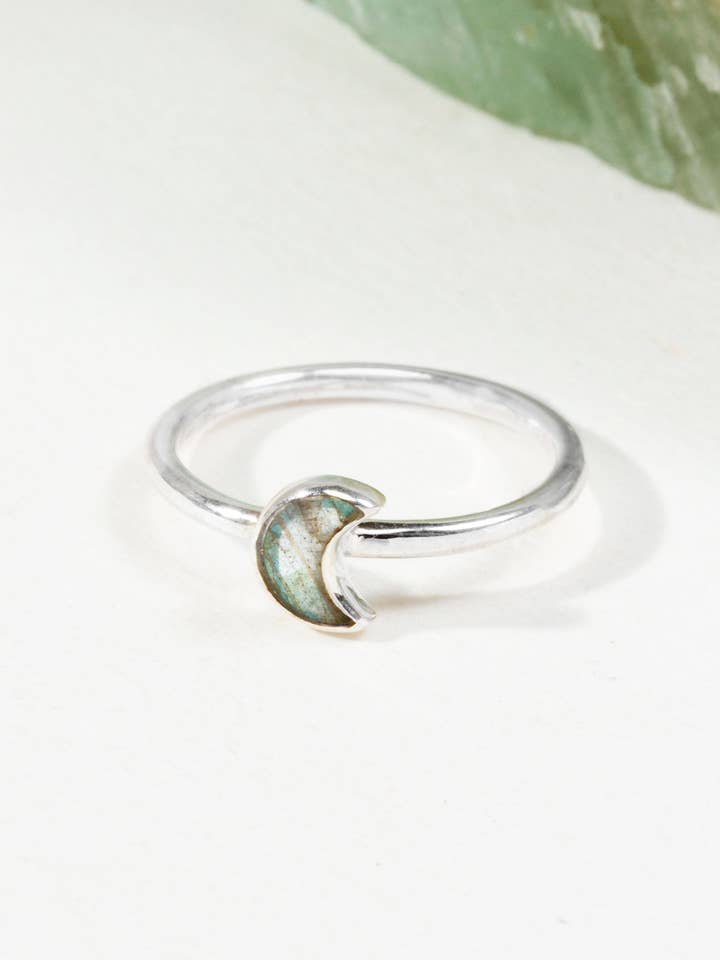 Sterling Silver Moondance Labradorite Ring - Size's 5-9 for wholesale by Luna Norte