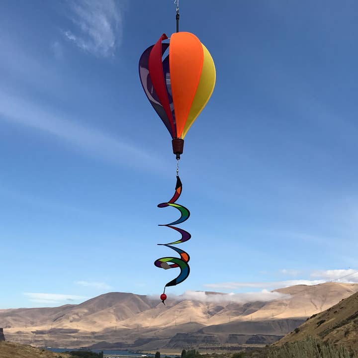 In the Breeze, LLC. - Vente Moulins à vent - Mini montgolfière Rainbow