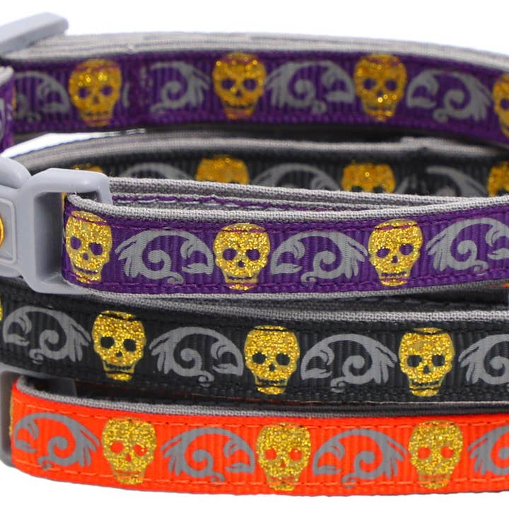 Guldglittrande dödskallar brytbar kattkrage för wholesale av From Pugs to Persians Pet Accessories, LLC