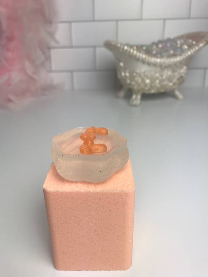 Gimmie That Goldfish bath bomb for wholesale by Honeycat Cosmetics