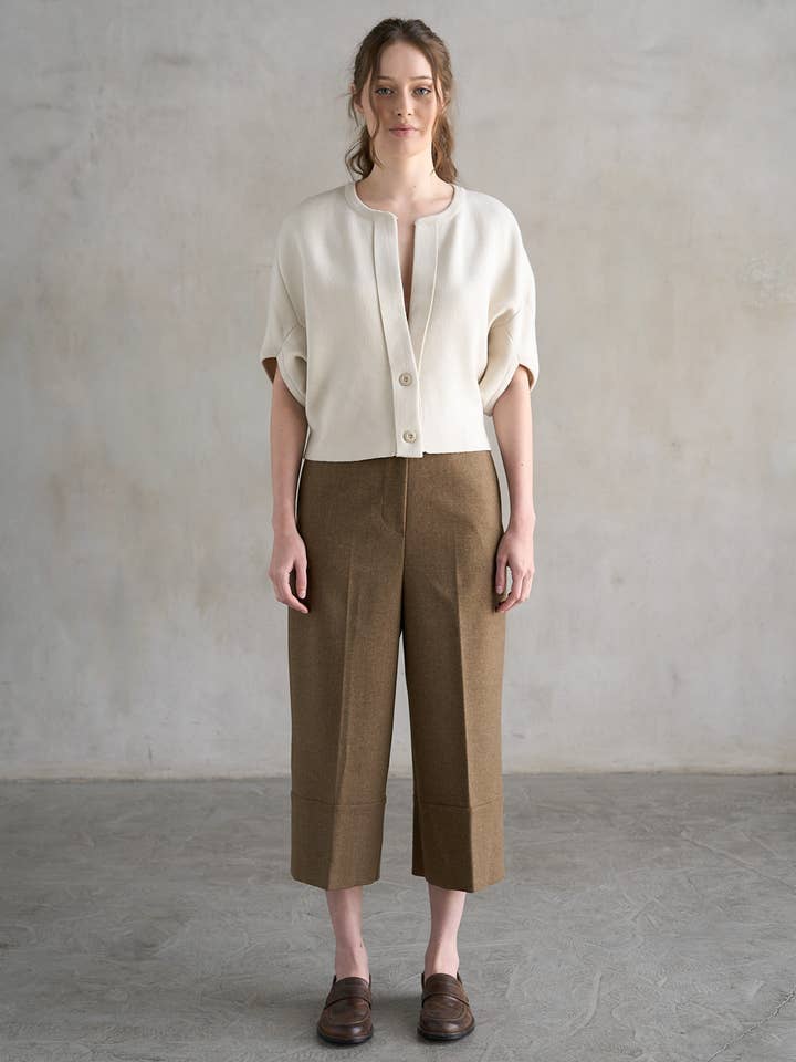 2-KNAPPARS KORTÄRMAD KOFTA för wholesale av ELLE GREY