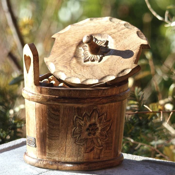 Burnt wood potato pot with lid for wholesale by LES SCULPTEURS DU LAC