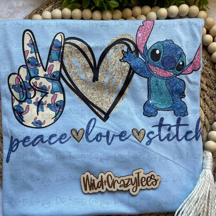 PEACE-LOVE-BLAUES MÄNNER-T-SHIRT für den Großhandel von Wild+Crazy Tees and More