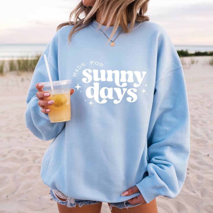 Conçu pour les journées ensoleillées Sweat-shirt graphique d'été à la plage pour la vente par Trendznmore - Modern Graphic Apparel
