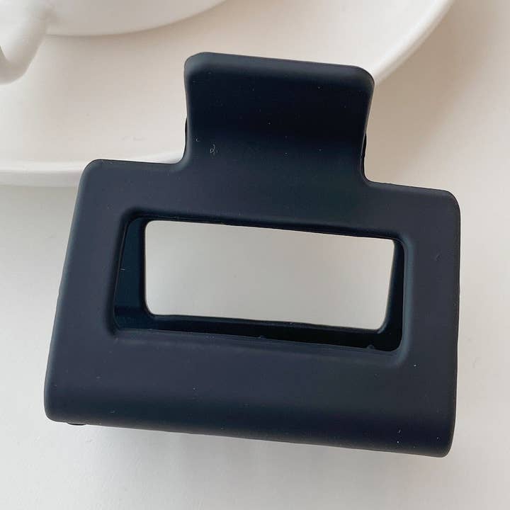 Avenue Wholesale - Wholesale Hair Clip - Women's - Small Square Claw Clips in Matte Black Pack of 20