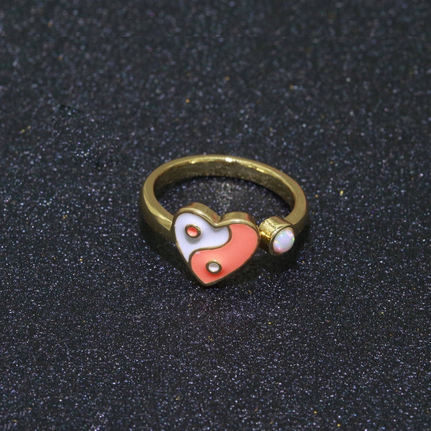 Aim Eternal - Vente Bague de cocktail/de cérémonie - Bague Yin Yang délicate, bague ouverte en forme de cœur ajustable en or, bague en émail fluo coloré, bague empilable noir, blanc, rose, bleu, vert pour femme7