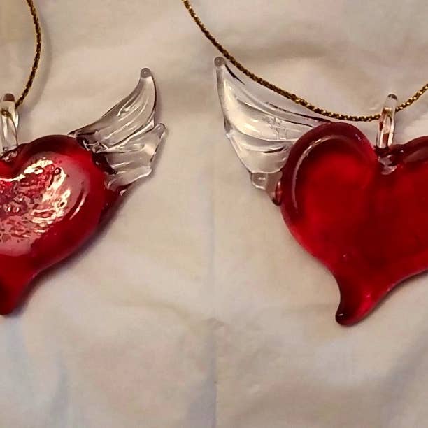 Arara Enterprises – Engroshandel Pynt – Winged hjerte. mundblæst glas