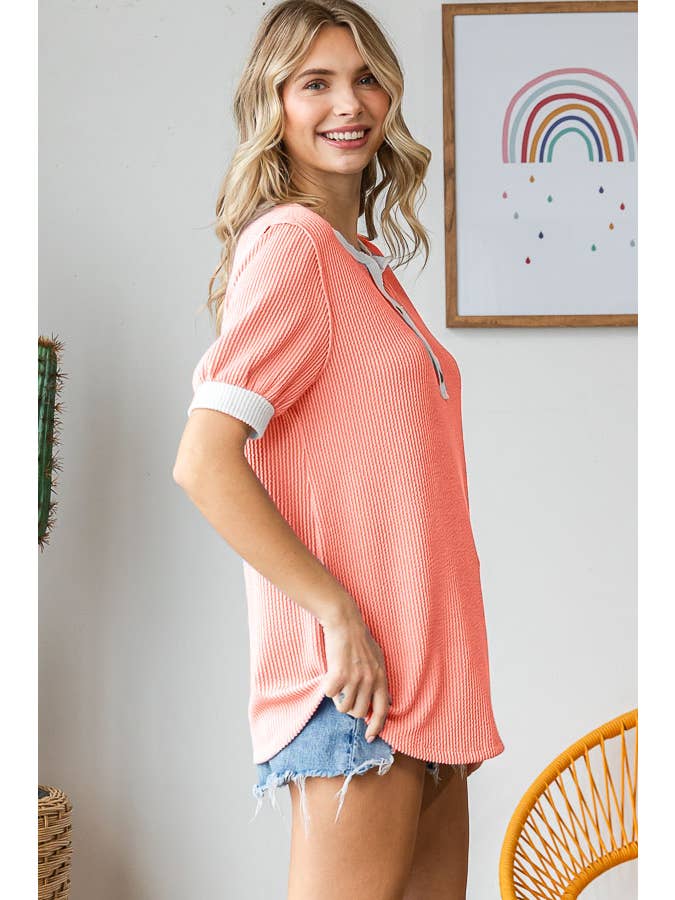 7th Ray - Vendita all'ingrosso Top in maglia - Donna - Top a coste con bottoni a contrasto sul davanti e maniche corte T54492