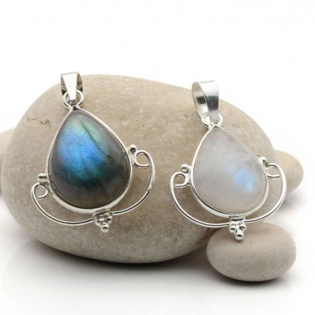 Boheme pendant in silver and natural stone for wholesale by UniArt