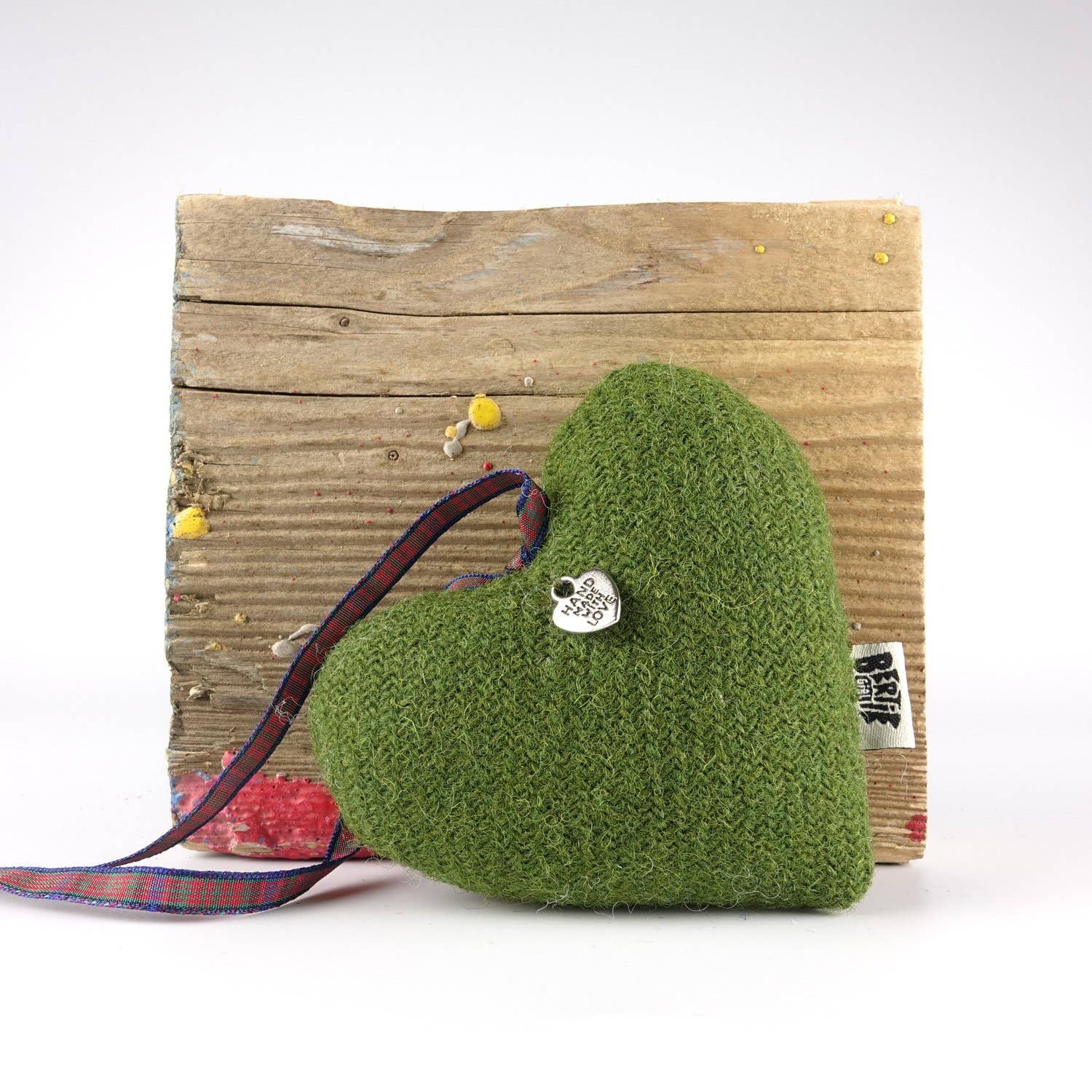 Bertie Girl – wholesale Ornament – Muckle Heart - Moss Green3