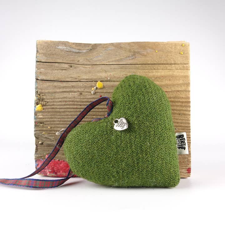 Bertie Girl – wholesale Ornament – Muckle Heart - Moss Green3