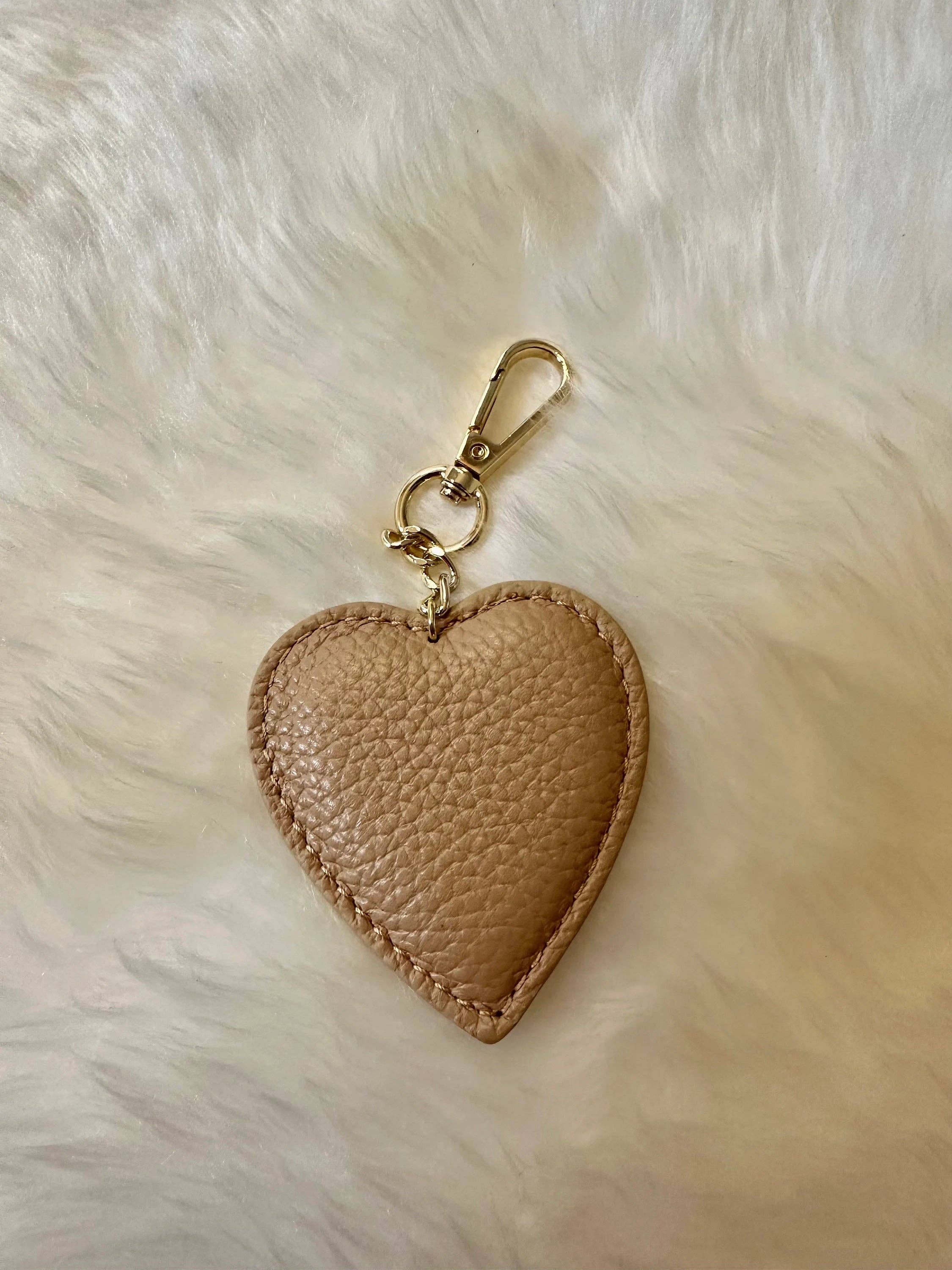 Zhade - Wholesale Keychain - Women's - Genuine leather heart keychain1