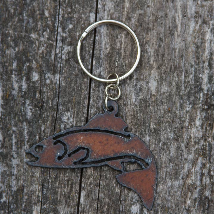 Porte-clés Great Outdoors Trout pour la vente par Cool Water Jewelry
