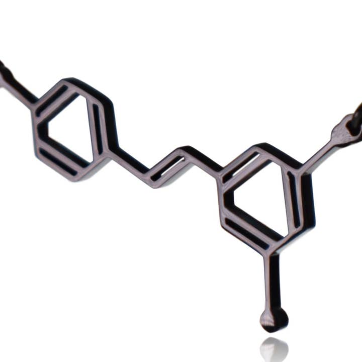 Clayton Jewelry Labs - Vendita all'ingrosso Collana con ciondolo/pendaglio - Collana in acciaio inossidabile con molecola di resveratrolo di vino2