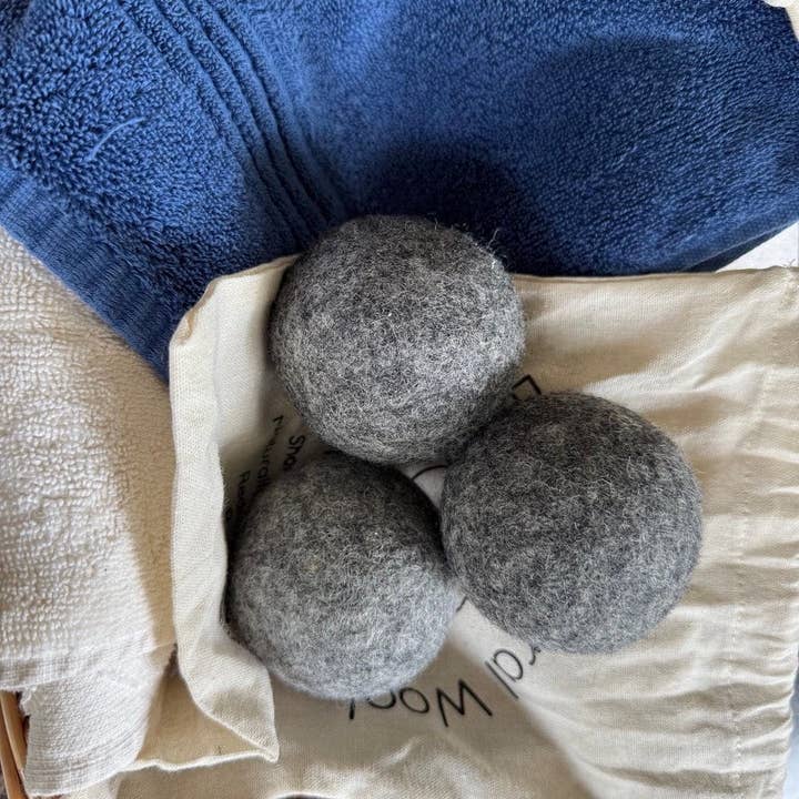&Keep - Wholesale Dryer Balls - &Keep Wool Dryer Balls - Grey Set of 3 & Storage Bag