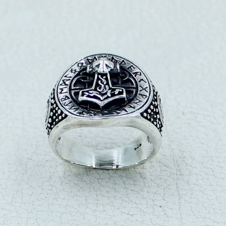 Anello in Argento Sterling 925 Martello di Thor Mjolnir Rune Futhark Vichingo per la vendita all'ingrosso da parte di Silvex Jewelry
