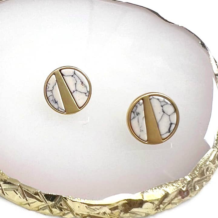 StarryNYC – Großhandel Ohrstecker – Runde, abgenutzte runde Ohrstecker mit Halbedelsteineinsätzen2