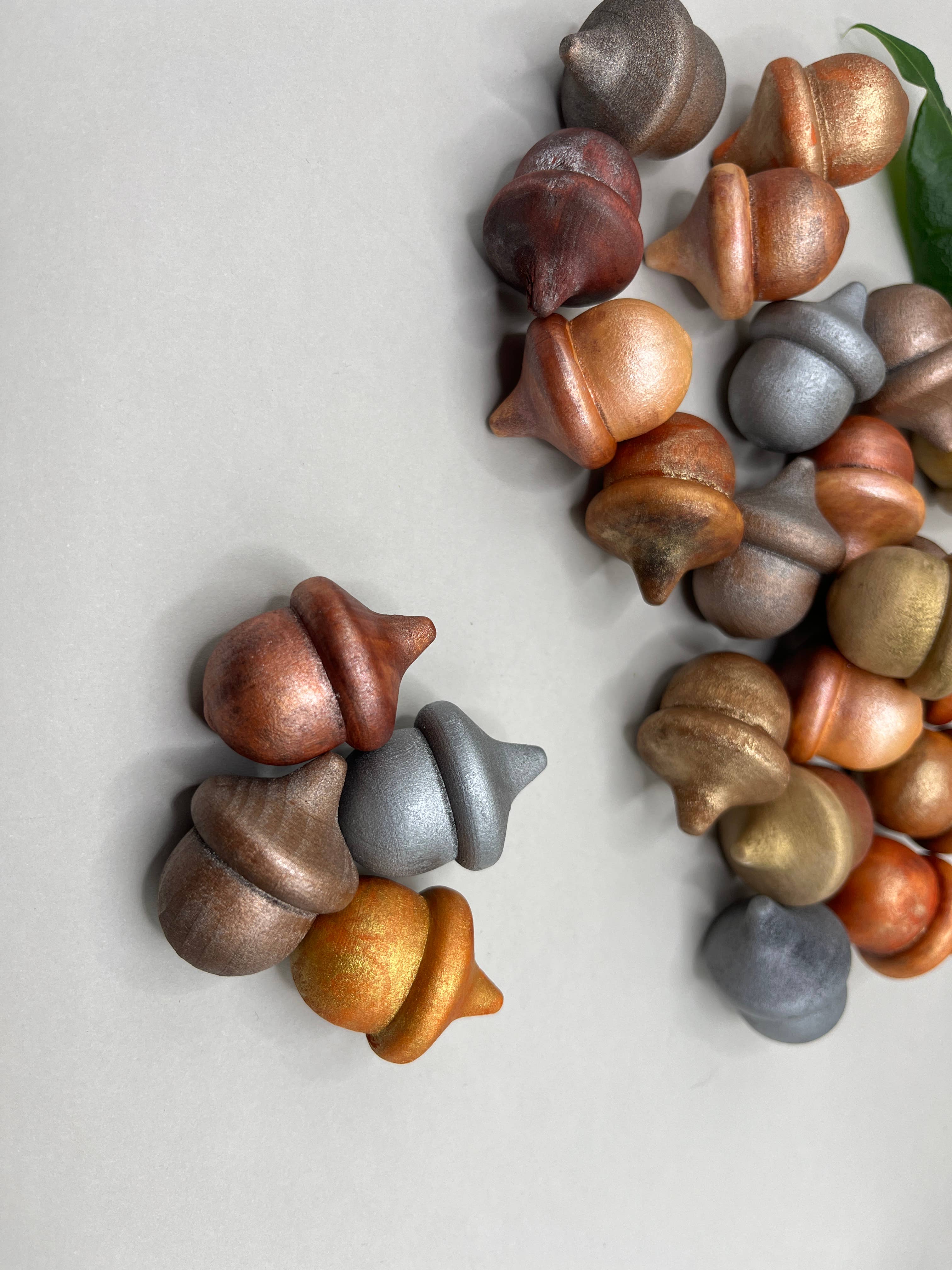 BlueCyanGirl - Wholesale Decorative Tabletop Object - Rustic Acorns Wooden Hand Painted Metallic Assorted4