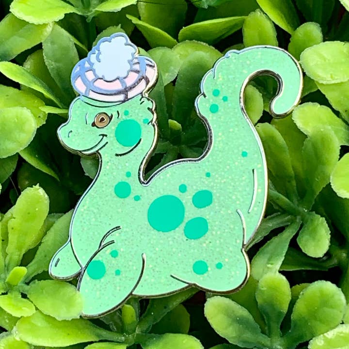 Ash Evans – Alfinete/botão de lapela por atacado – Alfinete de esmalte Baby Nessie0