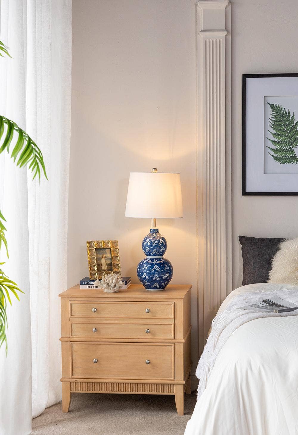 A&B Home Group Inc. - Wholesale Accent/Desk Lamp - D13x25.75" Blue/White Round 2-Tiered Ceramic Vase Lamp6