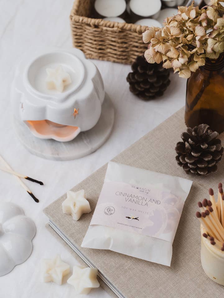 Cinnamon & Vanilla | Botanical Soy Wax Melts for wholesale by Blossom & Ivy Botanicals