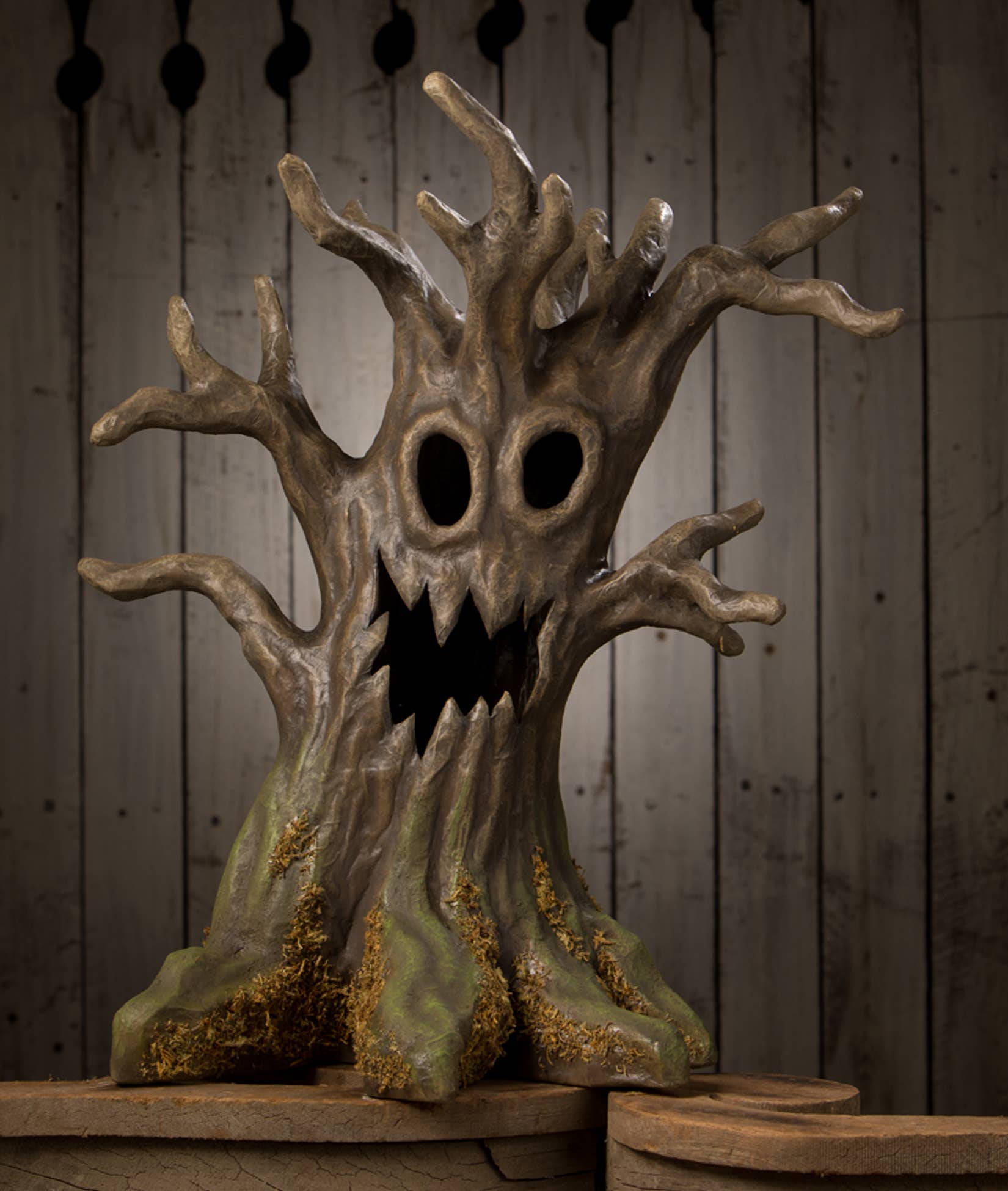 Bethany Lowe Designs - Wholesale Decorative Figurine - Happy Haunting Tree2